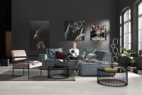 Dunkles Boho-Wohnzimmer Mit Sanften Tönen Dunkles Boho-Wohnzimmer Mit Sanften Tönen